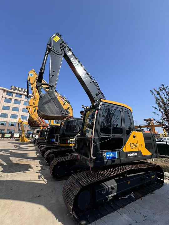 Used Volvo 14 Tonne Crawler Excavator Volvo Ec140 Excavator Good Condition Low Price Good Quality for Sale - מחפר סורק: תמונה 4 Used Volvo 14 Tonne Crawler Excavator Volvo Ec140 Excavator Good Condition Low Price Good Quality for Sale - מחפר סורק: תמונה 4