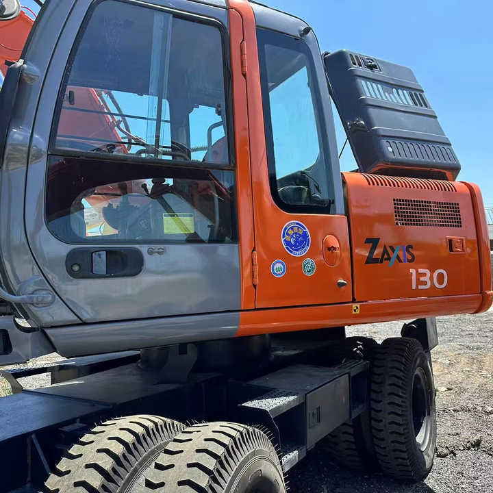Used Wheel Excavator Hitachi ZX 130W Made in Japan 13ton Hitachi Zx130w Wheel Excavator Price Used Hitachi Zx130 Excavator SALE - מחפר: תמונה 1 Used Wheel Excavator Hitachi ZX 130W Made in Japan 13ton Hitachi Zx130w Wheel Excavator Price Used Hitachi Zx130 Excavator SALE - מחפר: תמונה 1