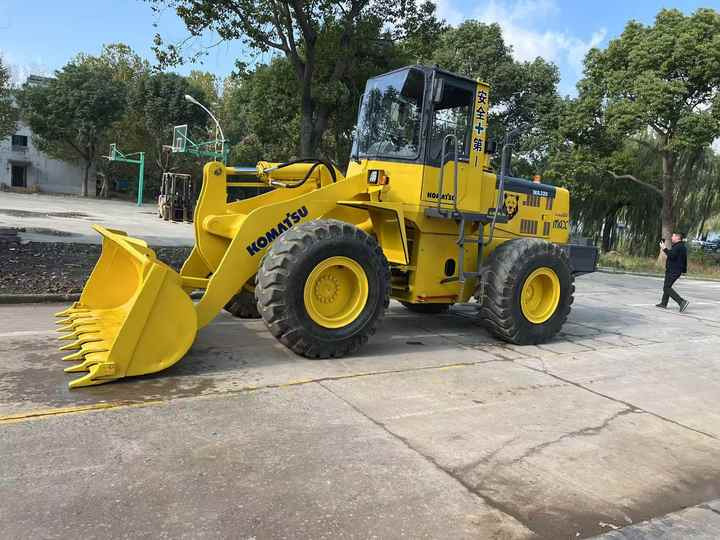 Used komatsu Wa320-3 Wheel Loader Second Hand Machine Popular Brand komatsu Hydraulic Machinery - מעמיס גלגלים: תמונה 5 Used komatsu Wa320-3 Wheel Loader Second Hand Machine Popular Brand komatsu Hydraulic Machinery - מעמיס גלגלים: תמונה 5