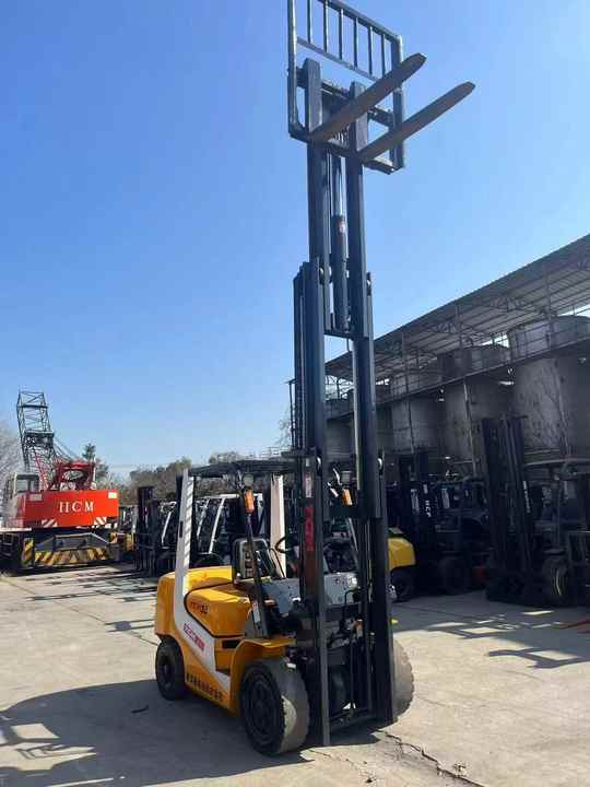 Very Good Condition and Cheap Price 3 Tonne TCM Forklift Run Performance TCM30 Forklift for Sale - מלגזה: תמונה 3 Very Good Condition and Cheap Price 3 Tonne TCM Forklift Run Performance TCM30 Forklift for Sale - מלגזה: תמונה 3