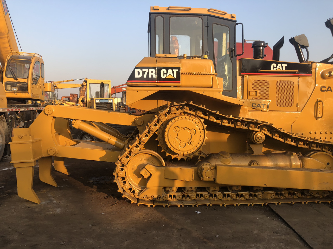 Used bulldozer CAT D7R high quality hotsale - דחפור: תמונה 5 Used bulldozer CAT D7R high quality hotsale - דחפור: תמונה 5