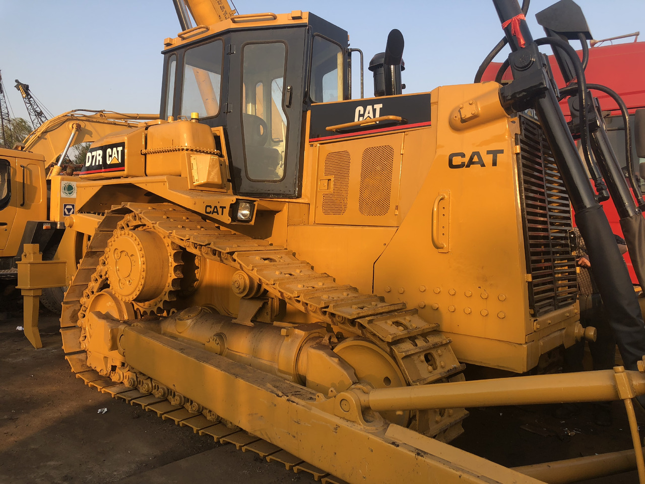 Used bulldozer CAT D7R high quality hotsale - דחפור: תמונה 1 Used bulldozer CAT D7R high quality hotsale - דחפור: תמונה 1