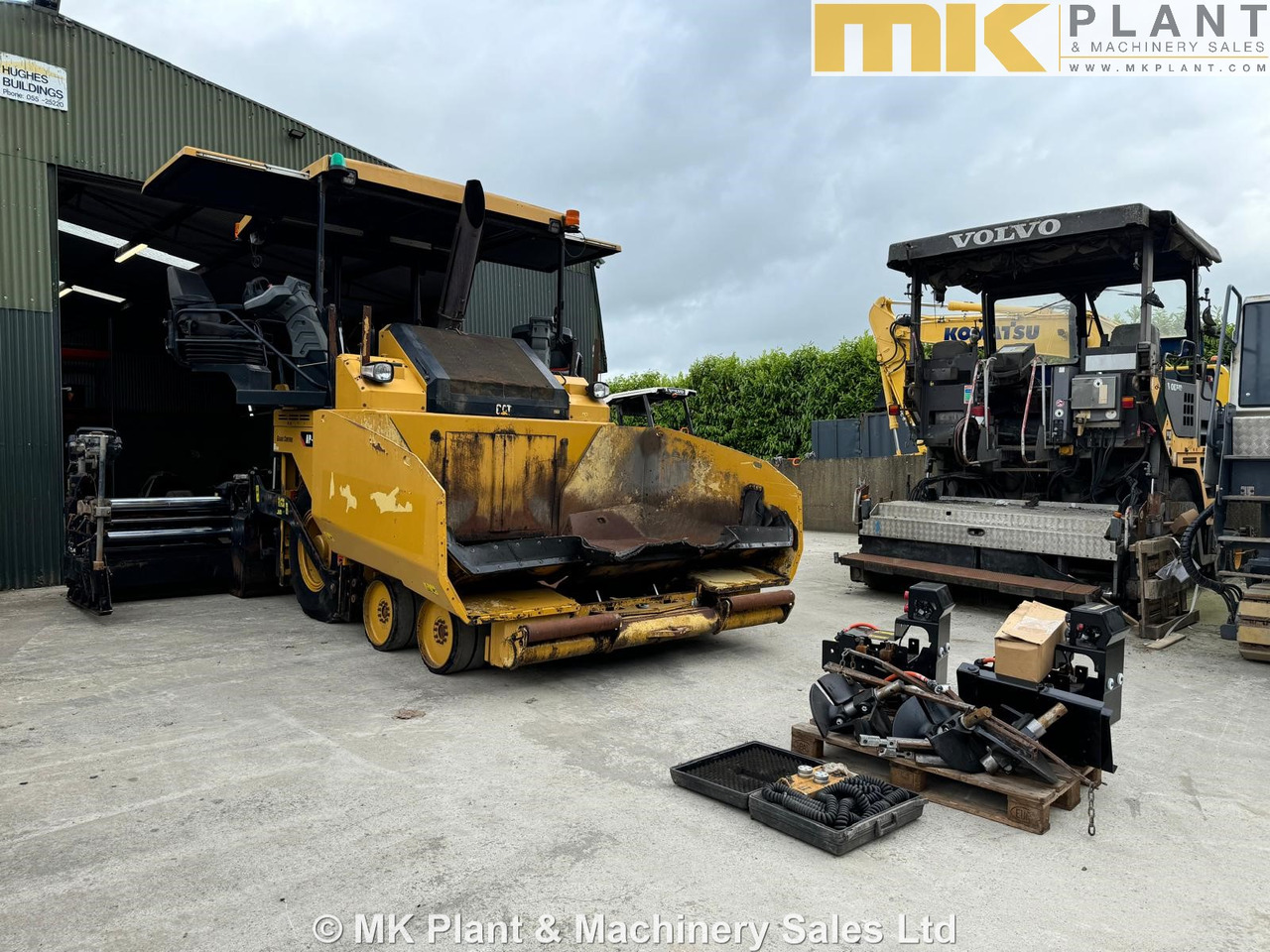CATERPILLAR AP500F - מרצף אספלט: תמונה 1 CATERPILLAR AP500F - מרצף אספלט: תמונה 1