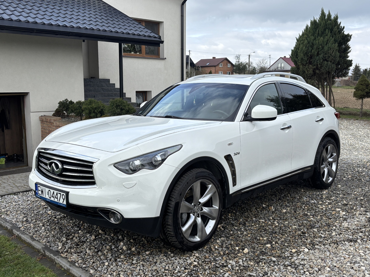 Infiniti QX70 FX30 Diesel V6 Euro6 - SUV: תמונה 1 Infiniti QX70 FX30 Diesel V6 Euro6 - SUV: תמונה 1