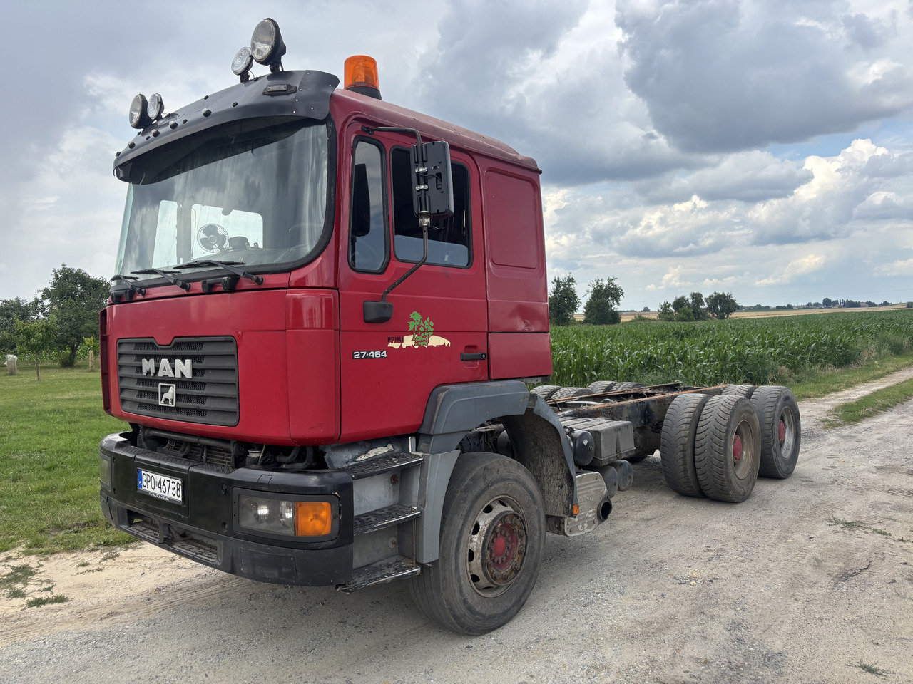 MAN F2000 27.464 6X4 - משאית עם שלדת תא: תמונה 1 MAN F2000 27.464 6X4 - משאית עם שלדת תא: תמונה 1