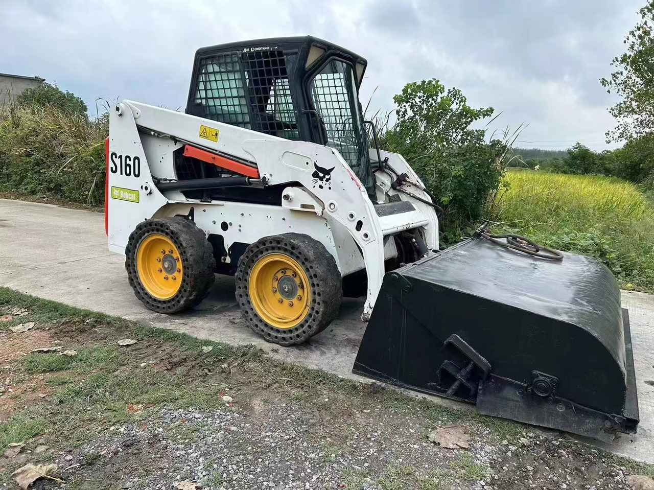 BOBCAT S160 - מעמיס היגוי החלקה: תמונה 3 BOBCAT S160 - מעמיס היגוי החלקה: תמונה 3