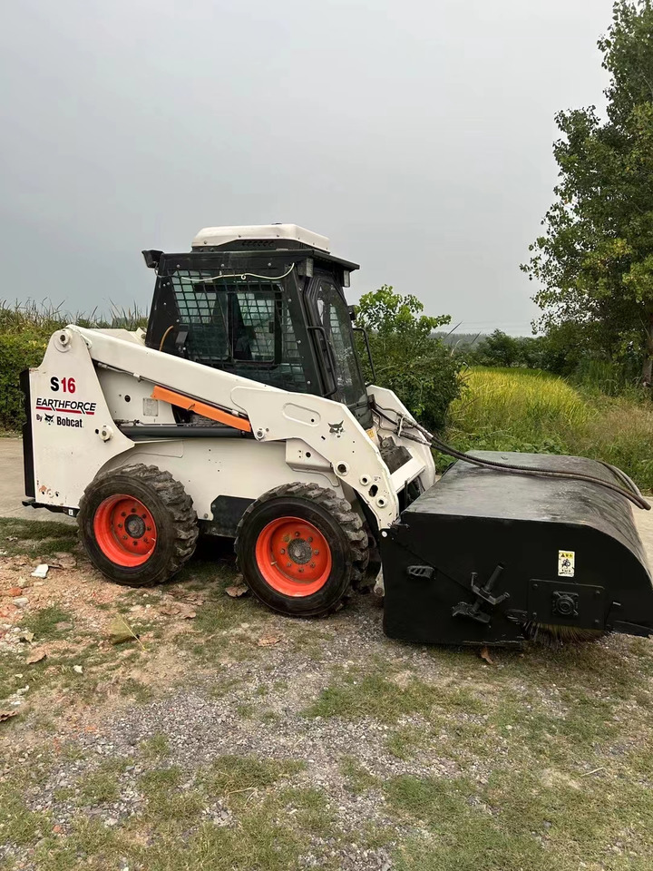 BOBCAT S16 - מעמיס היגוי החלקה: תמונה 2 BOBCAT S16 - מעמיס היגוי החלקה: תמונה 2