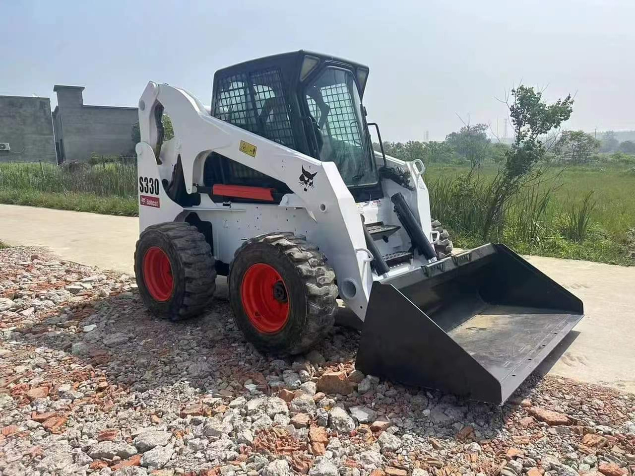 BOBCAT S330 - מעמיס היגוי החלקה: תמונה 4 BOBCAT S330 - מעמיס היגוי החלקה: תמונה 4
