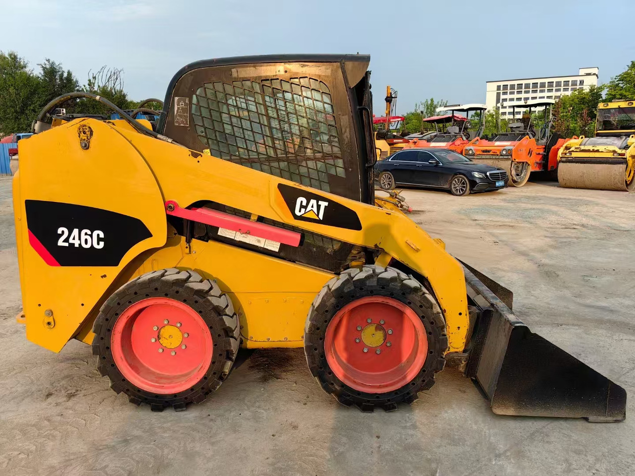 CATERPILLAR 246C - מעמיס היגוי החלקה: תמונה 3 CATERPILLAR 246C - מעמיס היגוי החלקה: תמונה 3