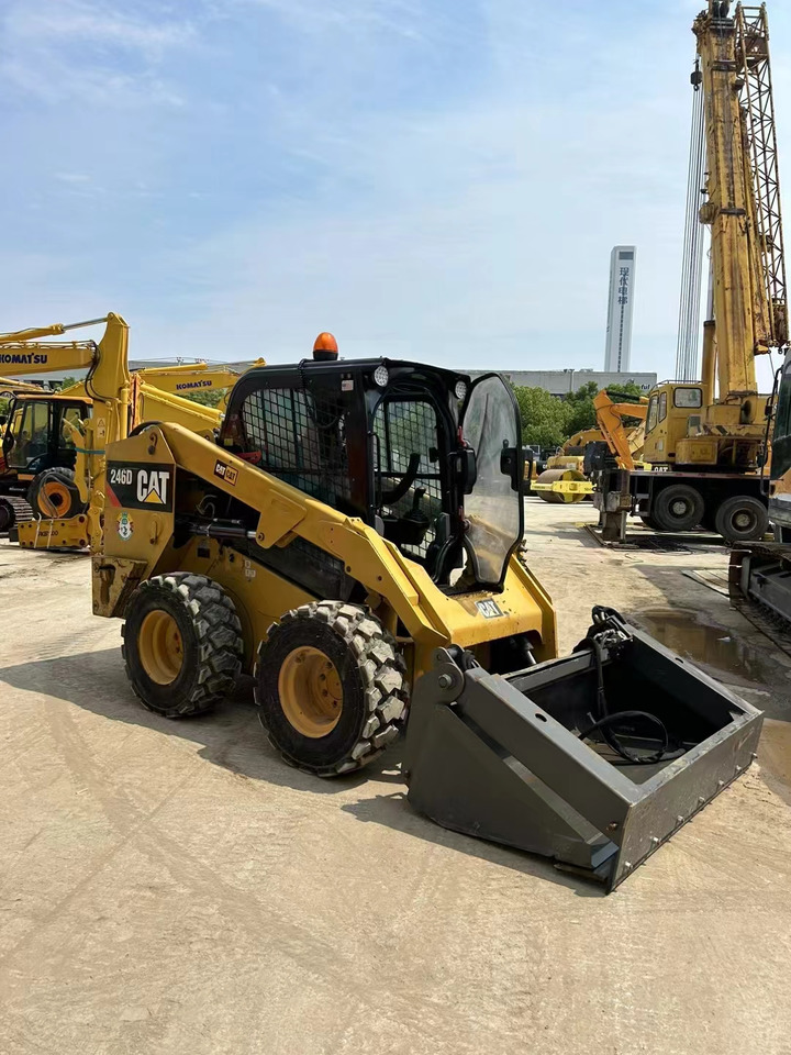 CATERPILLAR 246D - מעמיס היגוי החלקה: תמונה 4 CATERPILLAR 246D - מעמיס היגוי החלקה: תמונה 4