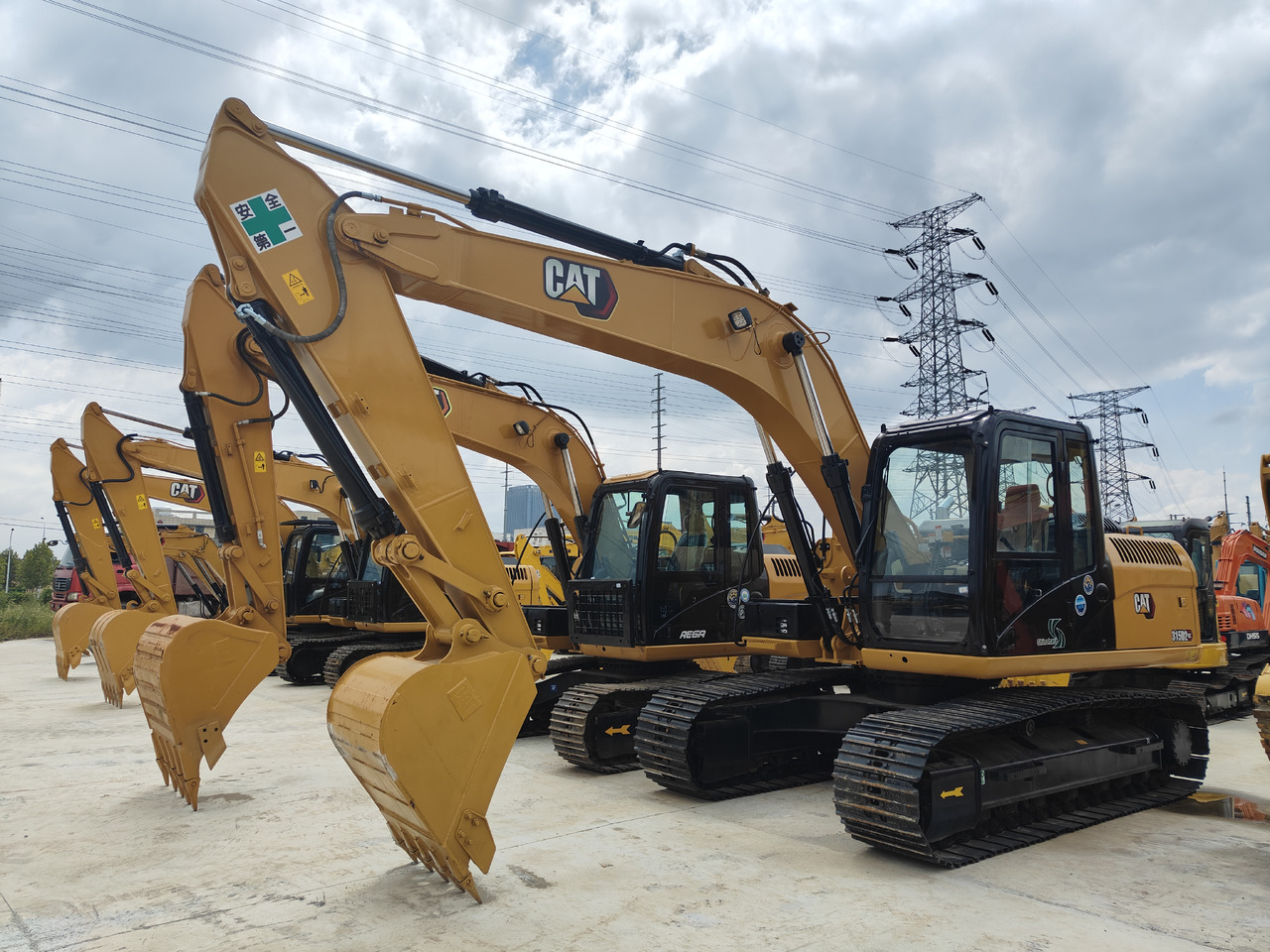 CATERPILLAR 315D2 - מיני מחפר: תמונה 2 CATERPILLAR 315D2 - מיני מחפר: תמונה 2