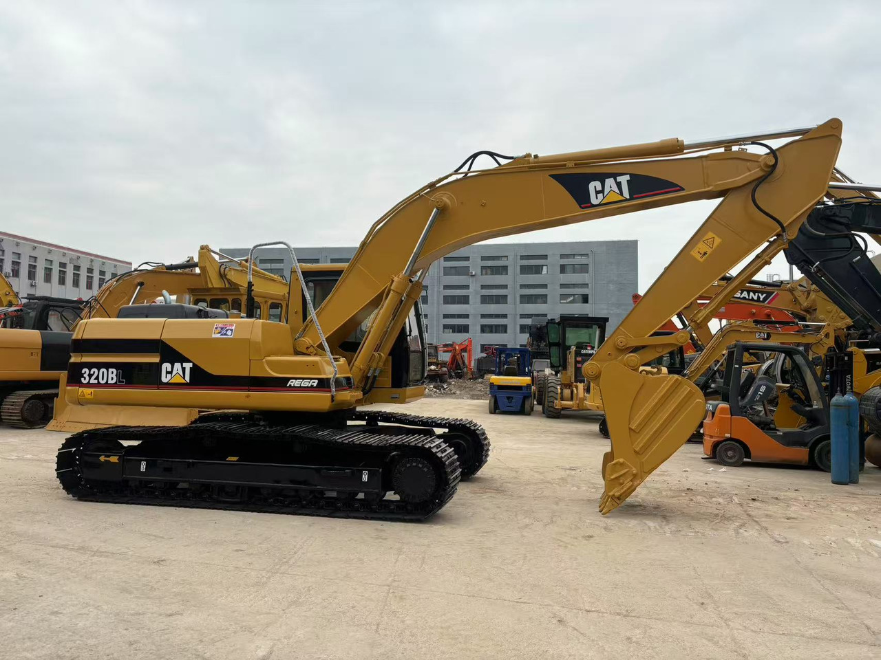 CATERPILLAR 320B - מחפר סורק: תמונה 5 CATERPILLAR 320B - מחפר סורק: תמונה 5
