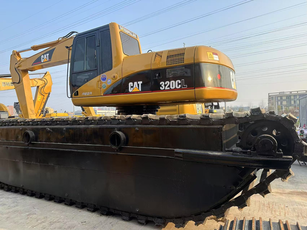 CATERPILLAR 320C Amphibious excavator - מחפר אמפיבי: תמונה 1 CATERPILLAR 320C Amphibious excavator - מחפר אמפיבי: תמונה 1