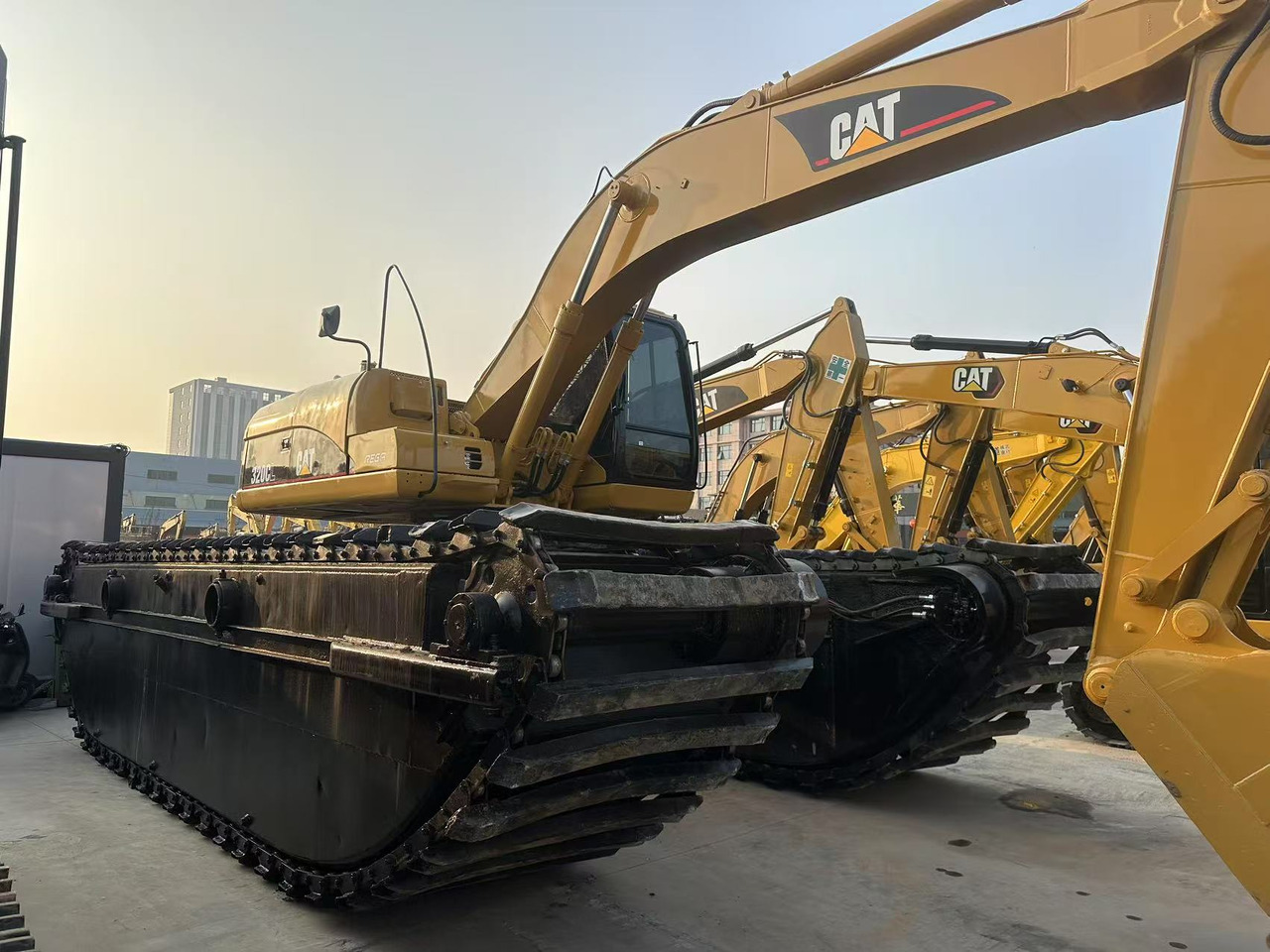 CATERPILLAR 320C - מחפר אמפיבי: תמונה 3 CATERPILLAR 320C - מחפר אמפיבי: תמונה 3