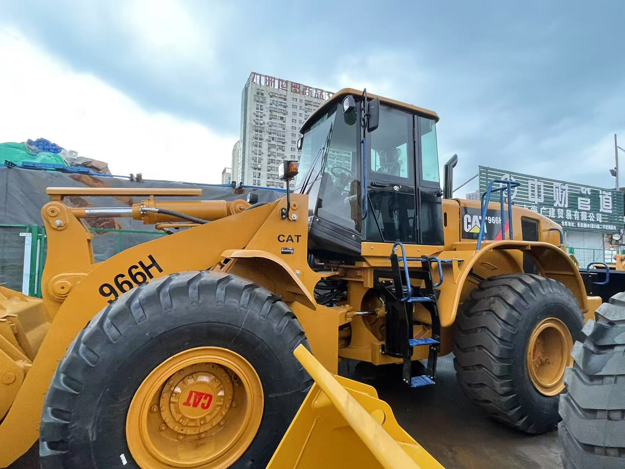 CATERPILLAR 966H - מעמיס גלגלים: תמונה 1 CATERPILLAR 966H - מעמיס גלגלים: תמונה 1
