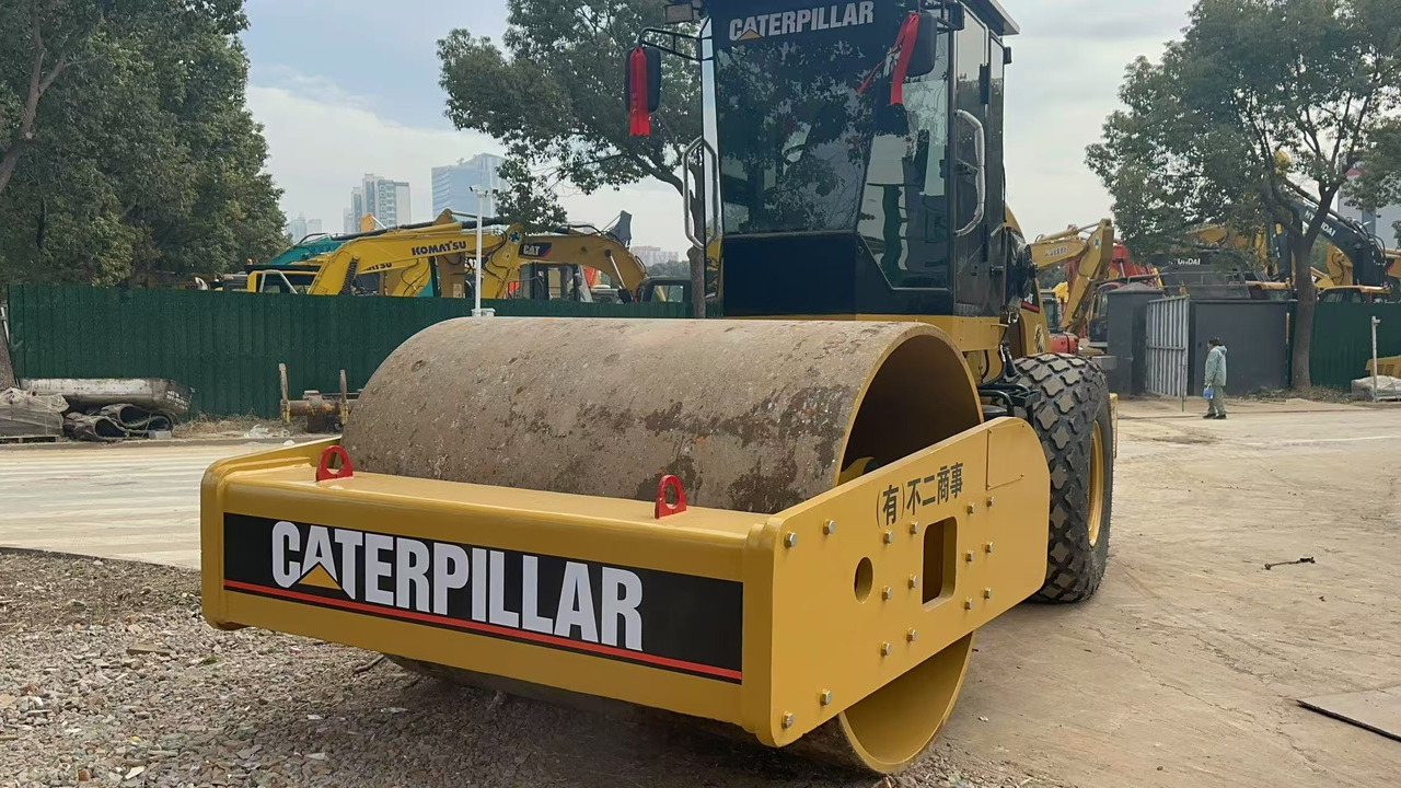 CATERPILLAR CS683E - רולר כביש: תמונה 1 CATERPILLAR CS683E - רולר כביש: תמונה 1