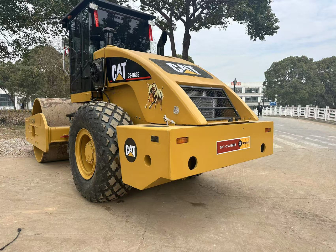 CATERPILLAR CS683E - רולר כביש: תמונה 2 CATERPILLAR CS683E - רולר כביש: תמונה 2