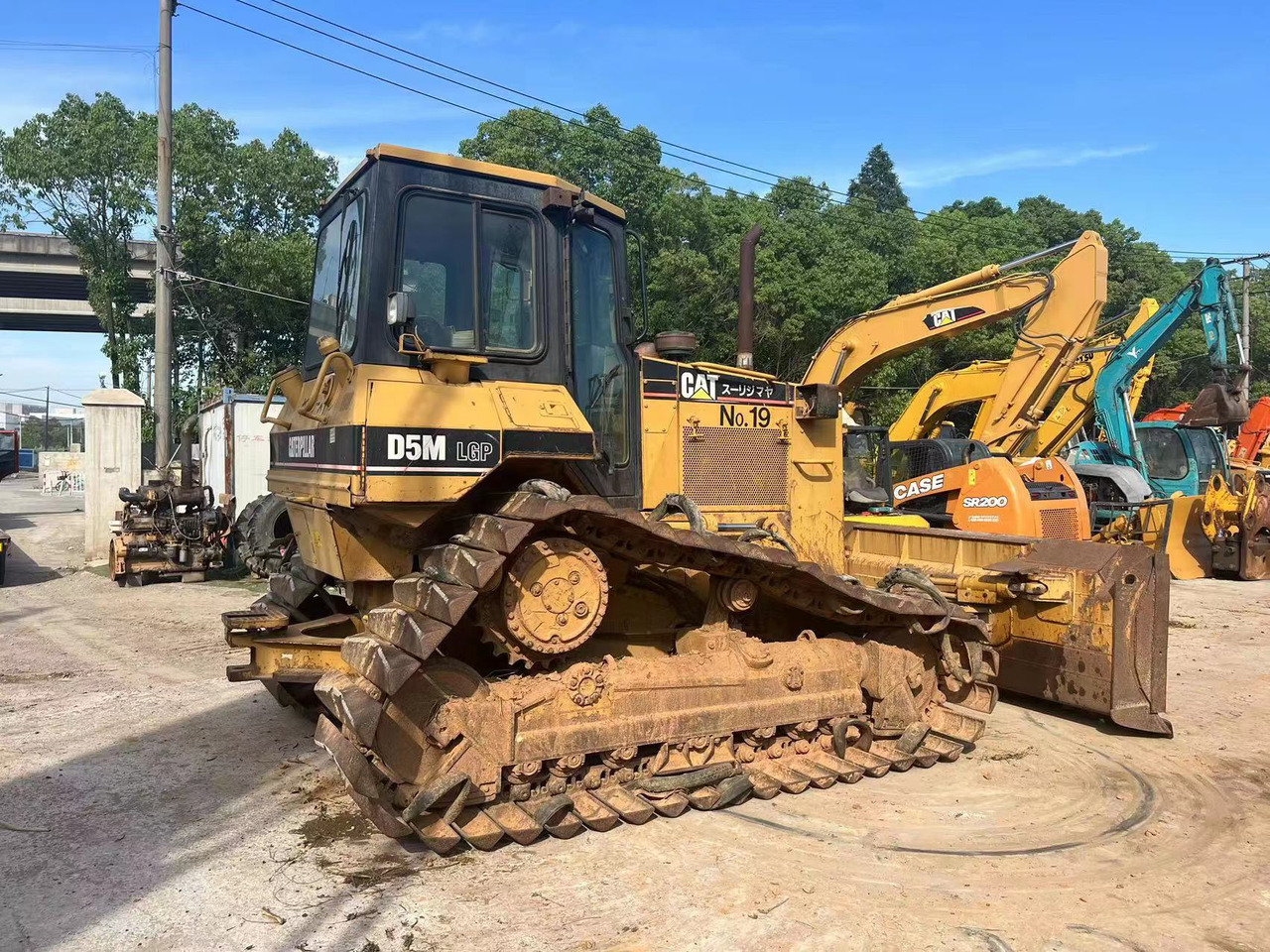 CATERPILLAR D5M - דחפור: תמונה 1 CATERPILLAR D5M - דחפור: תמונה 1