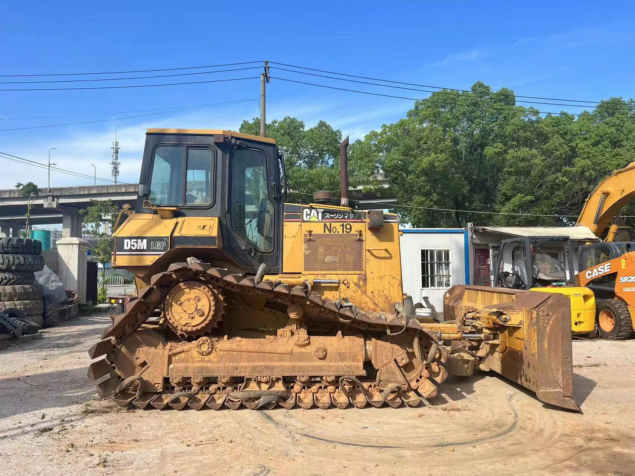 CATERPILLAR D5M - דחפור: תמונה 2 CATERPILLAR D5M - דחפור: תמונה 2