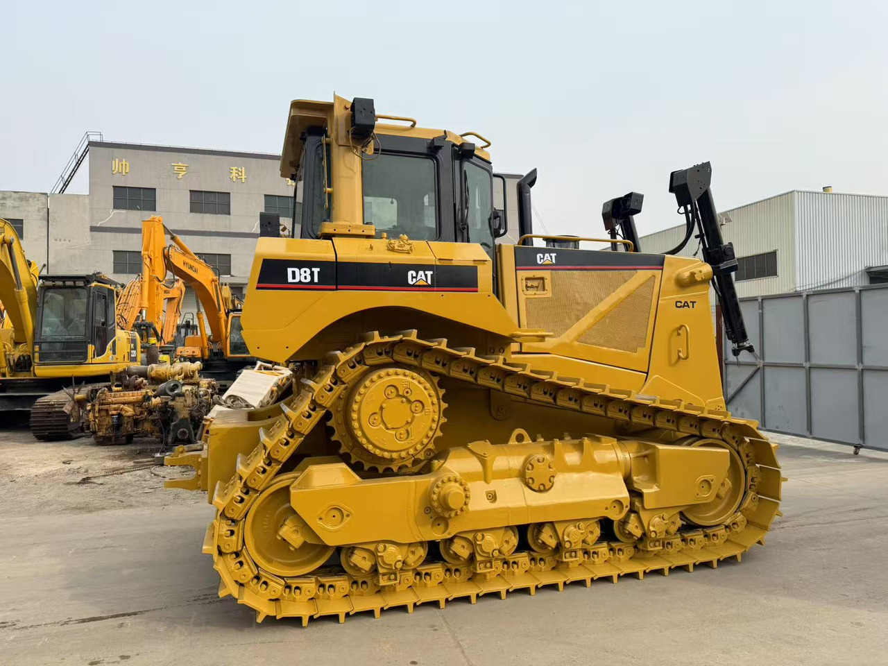 CATERPILLAR D8T - דחפור: תמונה 2 CATERPILLAR D8T - דחפור: תמונה 2