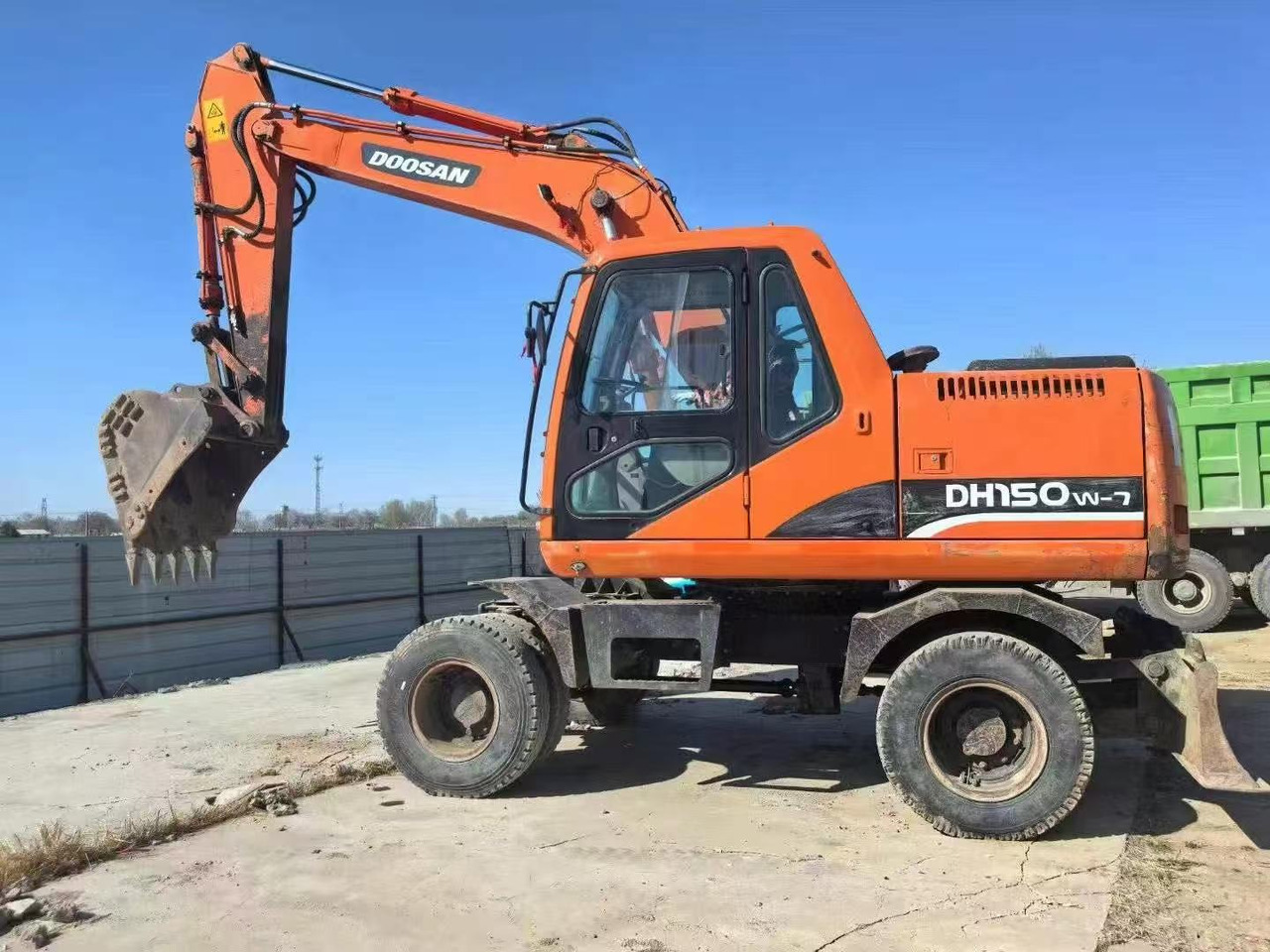 DOOSAN DH150W-7 - מחפר גלגלים: תמונה 2 DOOSAN DH150W-7 - מחפר גלגלים: תמונה 2