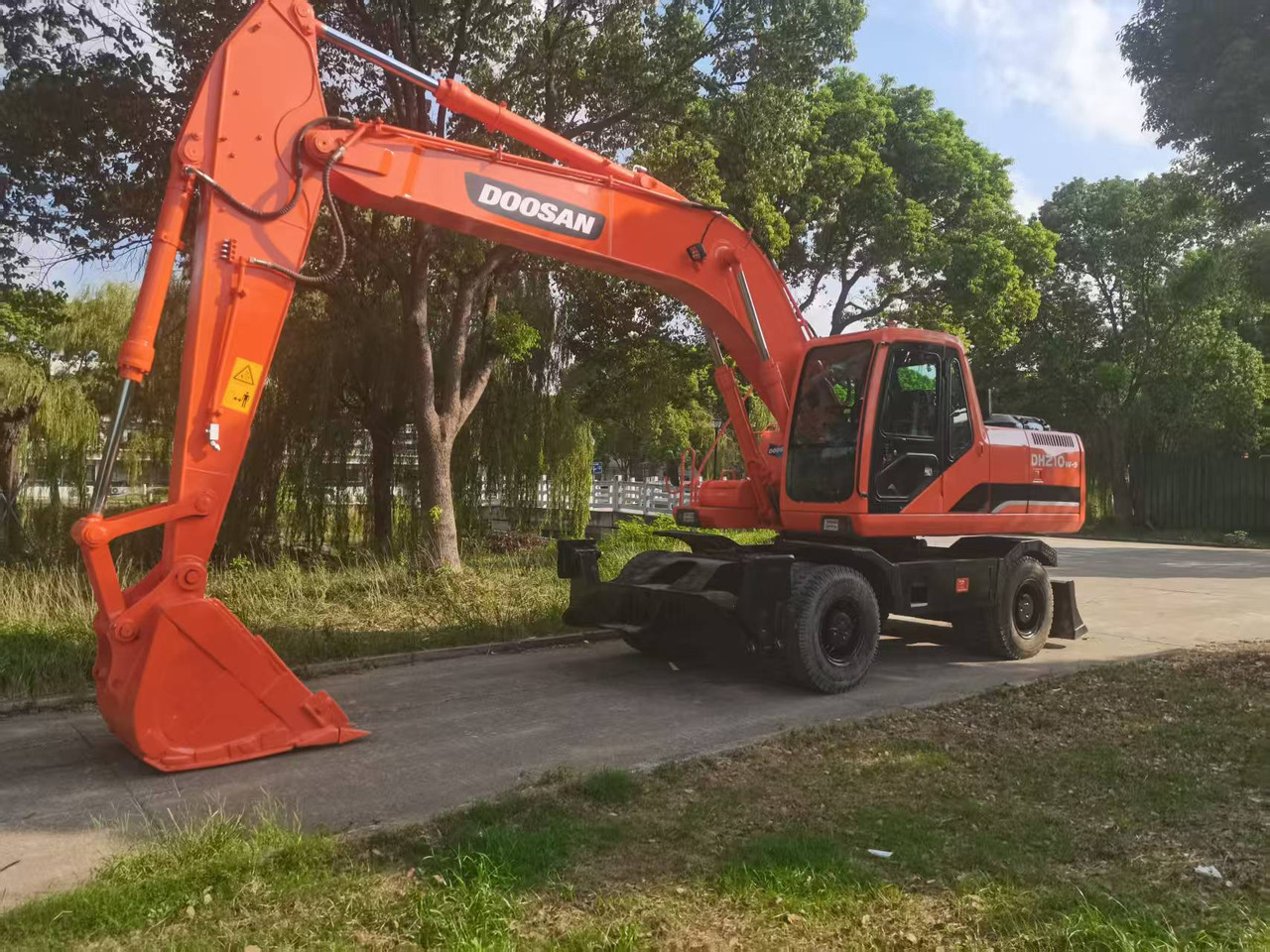 DOOSAN DH210W-9C - מחפר גלגלים: תמונה 2 DOOSAN DH210W-9C - מחפר גלגלים: תמונה 2