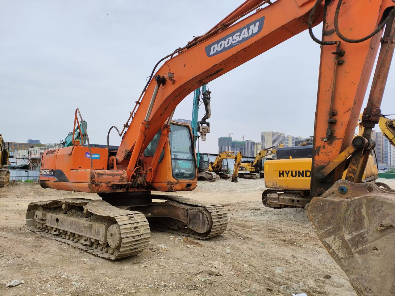 DOOSAN DH225LC-7 - מחפר סורק: תמונה 3 DOOSAN DH225LC-7 - מחפר סורק: תמונה 3