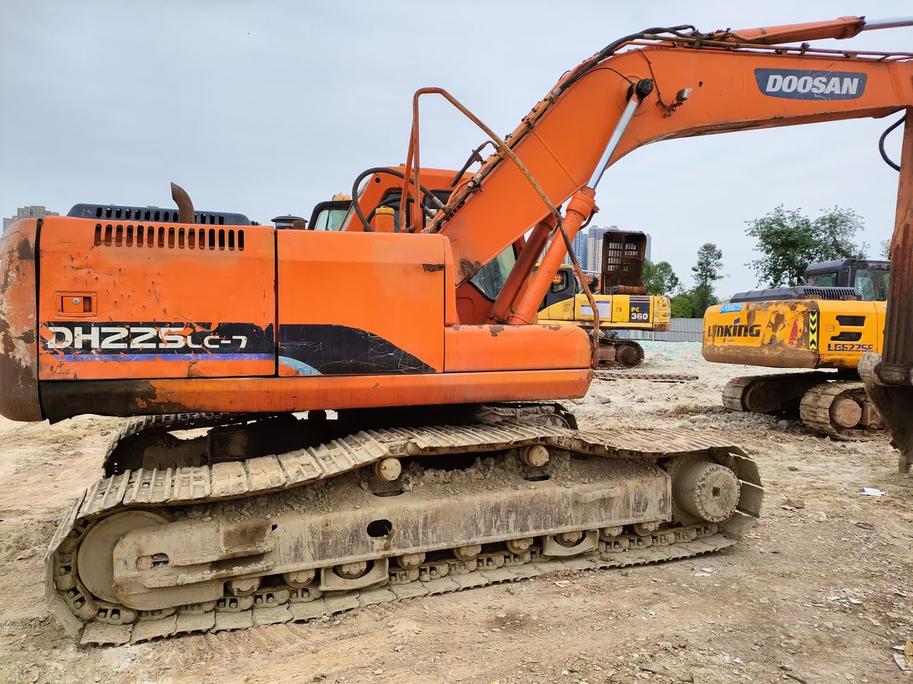 DOOSAN DH225LC-7 - מחפר סורק: תמונה 2 DOOSAN DH225LC-7 - מחפר סורק: תמונה 2