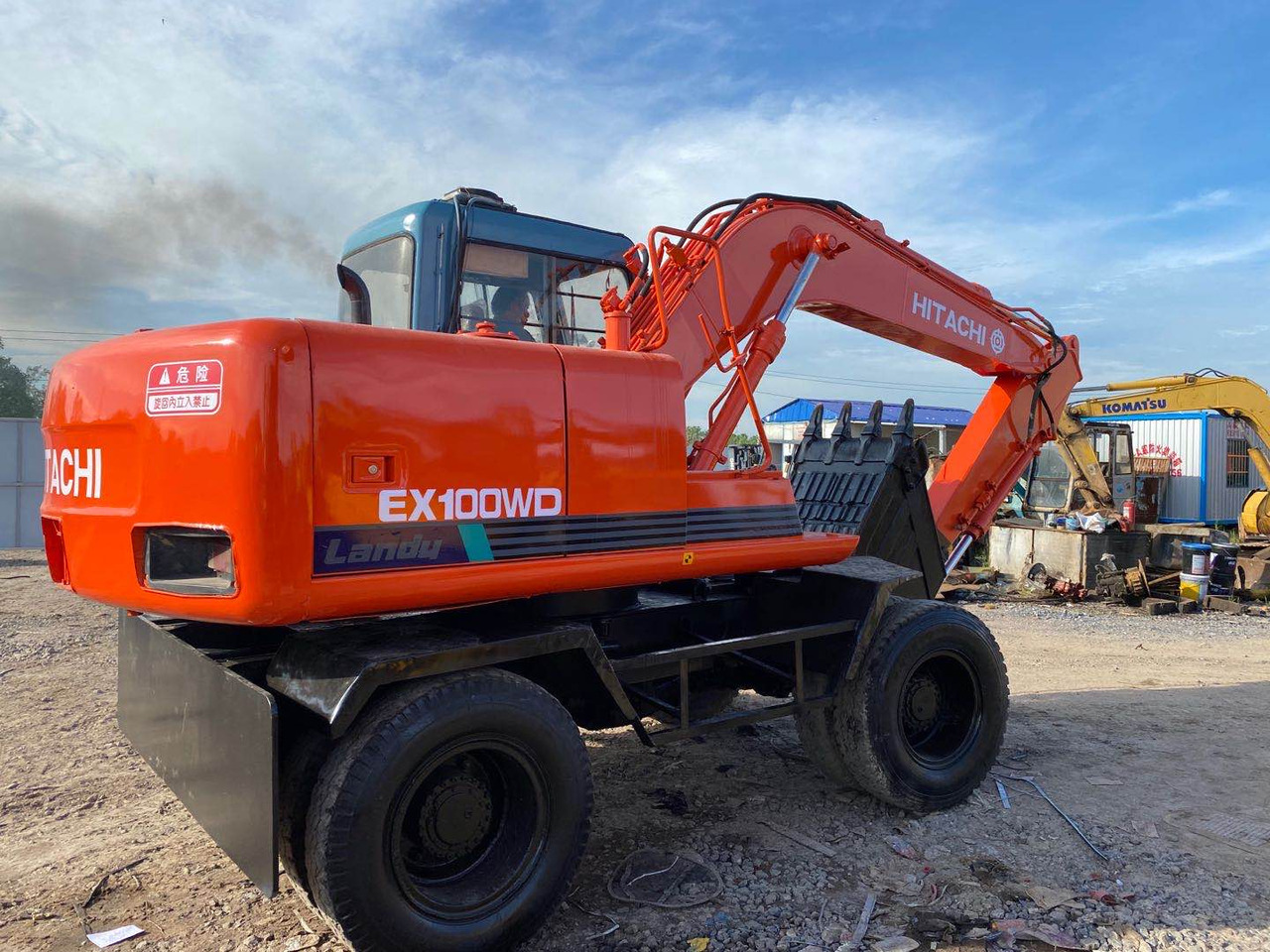 HITACHI EX100WD - מחפר גלגלים: תמונה 3 HITACHI EX100WD - מחפר גלגלים: תמונה 3
