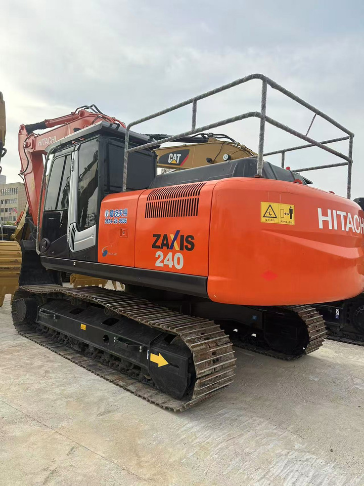 HITACHI ZX240-3G - מחפר סורק: תמונה 4 HITACHI ZX240-3G - מחפר סורק: תמונה 4