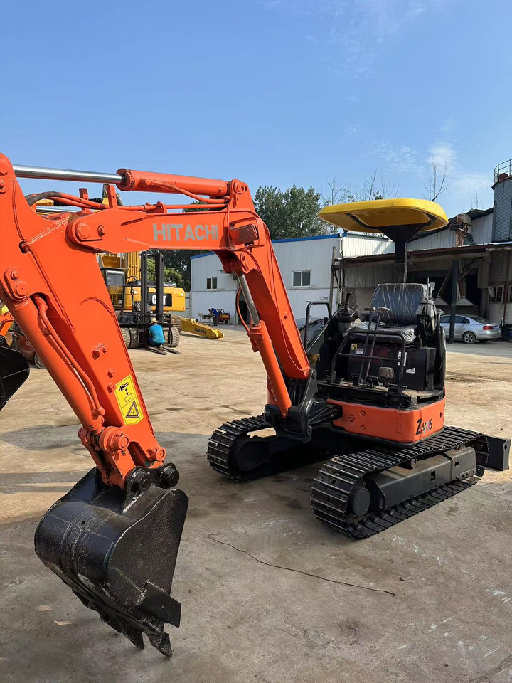 HITACHI ZX30 - מחפר סורק: תמונה 3 HITACHI ZX30 - מחפר סורק: תמונה 3