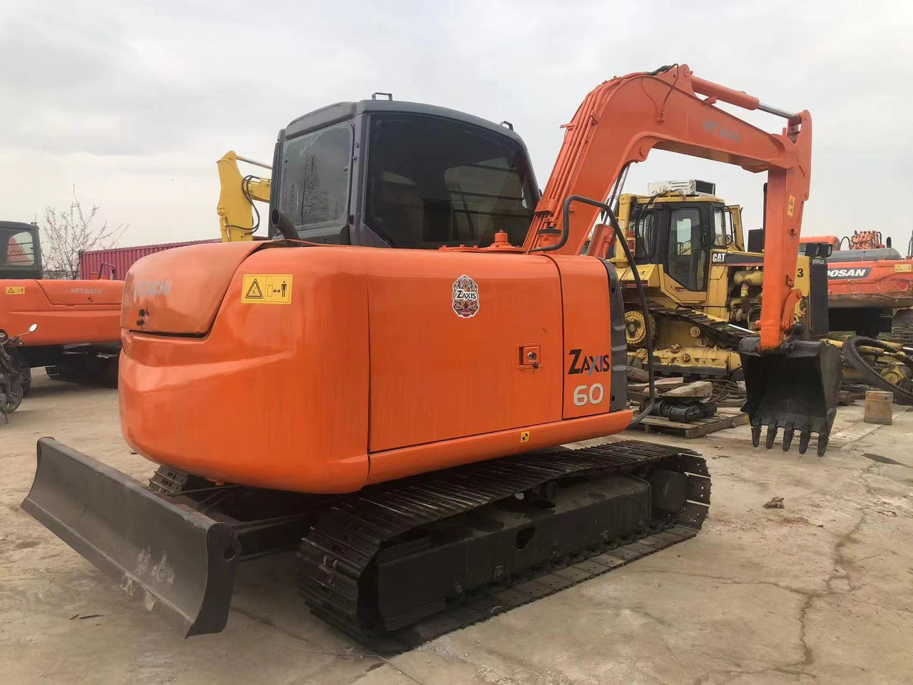 HITACHI ZX60 - מחפר סורק: תמונה 2 HITACHI ZX60 - מחפר סורק: תמונה 2