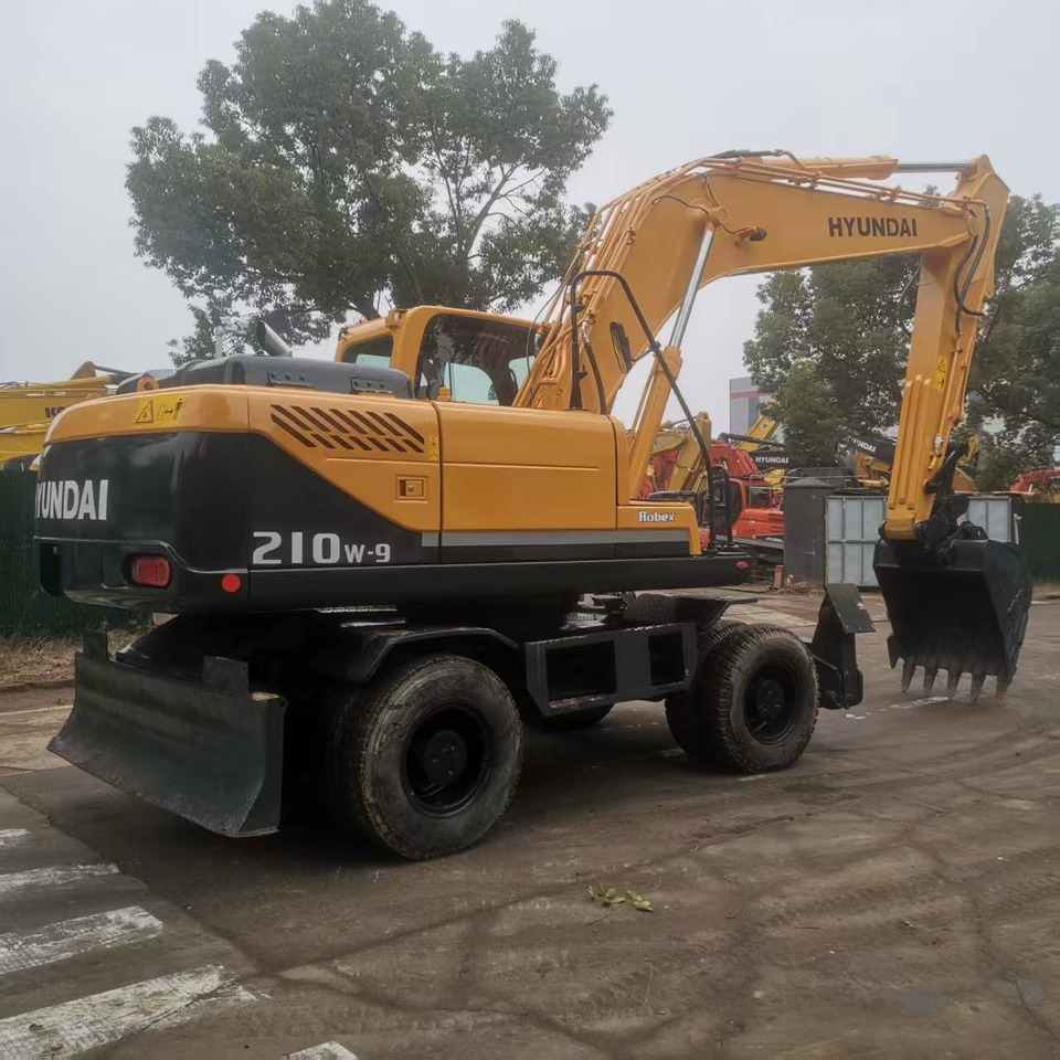 HYUNDAI R210W-9 - מחפר גלגלים: תמונה 2 HYUNDAI R210W-9 - מחפר גלגלים: תמונה 2
