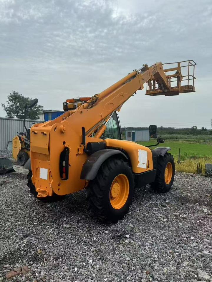 JCB 535 - מפעיל טלסקופי: תמונה 1 JCB 535 - מפעיל טלסקופי: תמונה 1