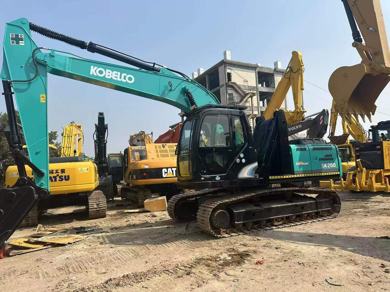 KOBELCO SK200-8 - מיני מחפר: תמונה 2 KOBELCO SK200-8 - מיני מחפר: תמונה 2