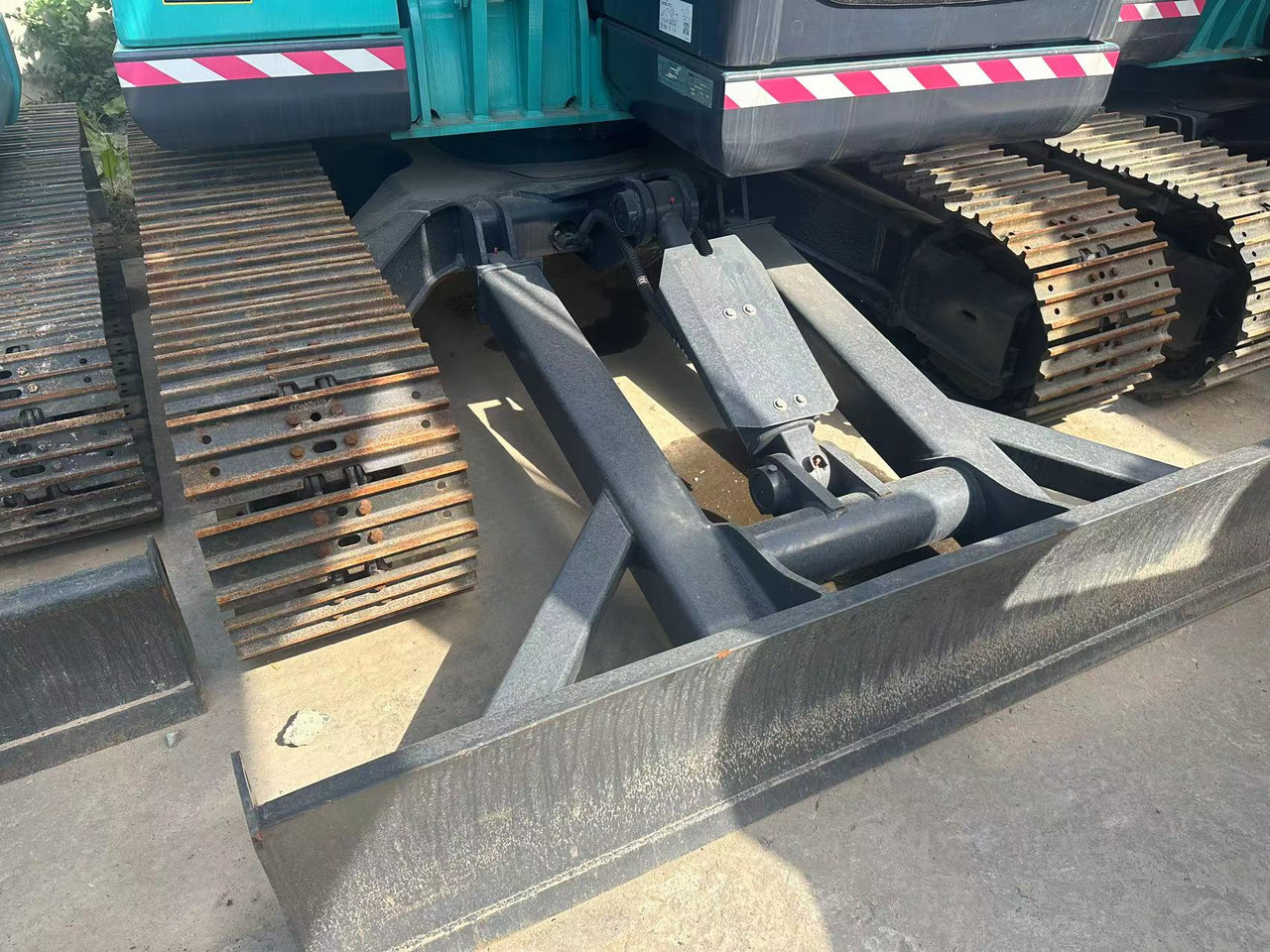 KOBELCO SK75 - מיני מחפר: תמונה 3 KOBELCO SK75 - מיני מחפר: תמונה 3