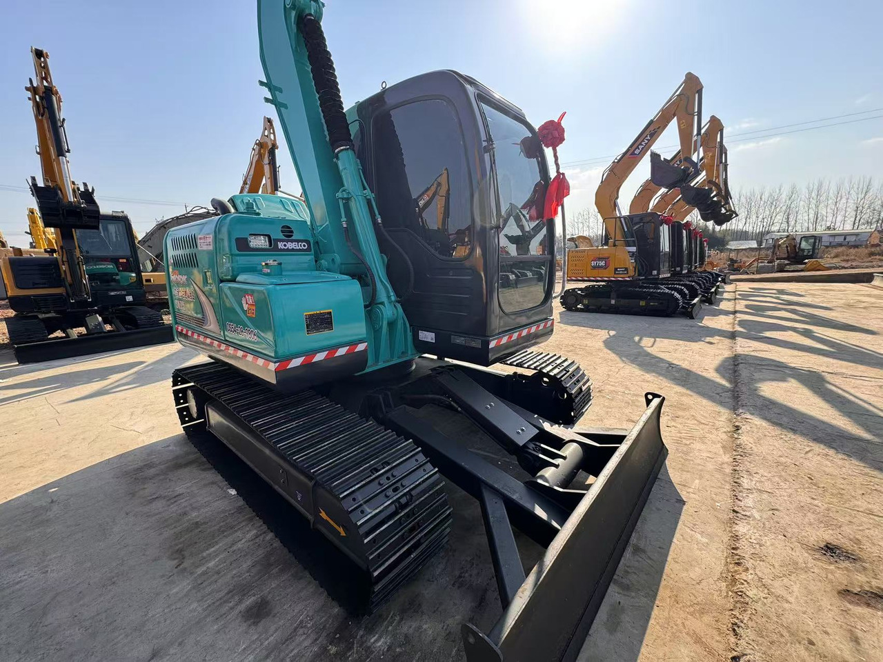KOBELCO SK75 - מיני מחפר: תמונה 4 KOBELCO SK75 - מיני מחפר: תמונה 4