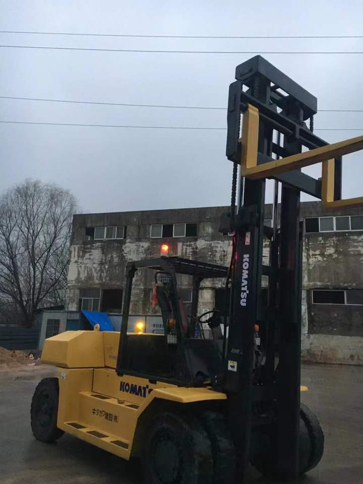 KOMATSU 15-ton - מלגזת סולר: תמונה 3 KOMATSU 15-ton - מלגזת סולר: תמונה 3