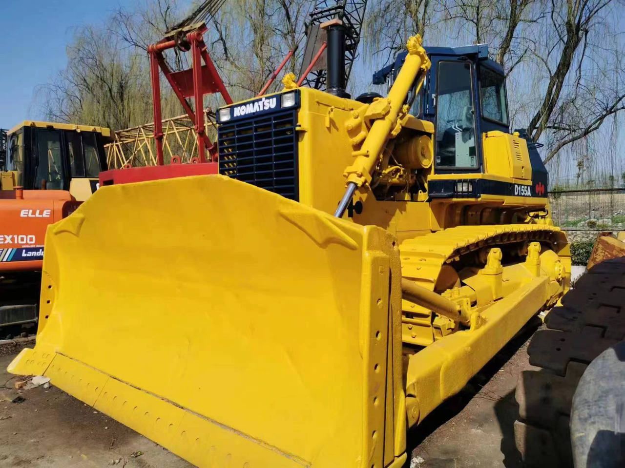 KOMATSU D155A-2 - דחפור: תמונה 2 KOMATSU D155A-2 - דחפור: תמונה 2