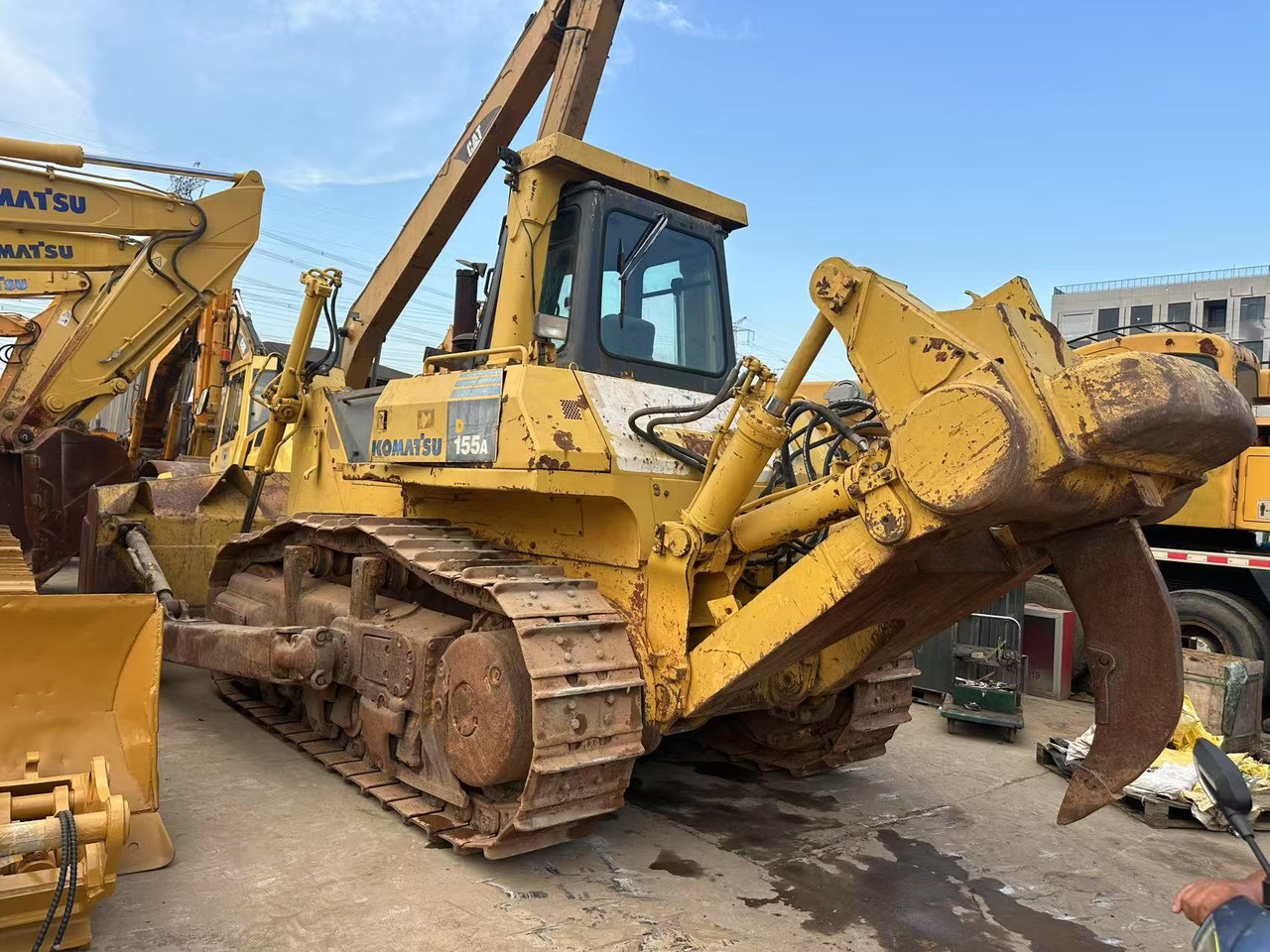 KOMATSU D155A-5 - דחפור: תמונה 1 KOMATSU D155A-5 - דחפור: תמונה 1
