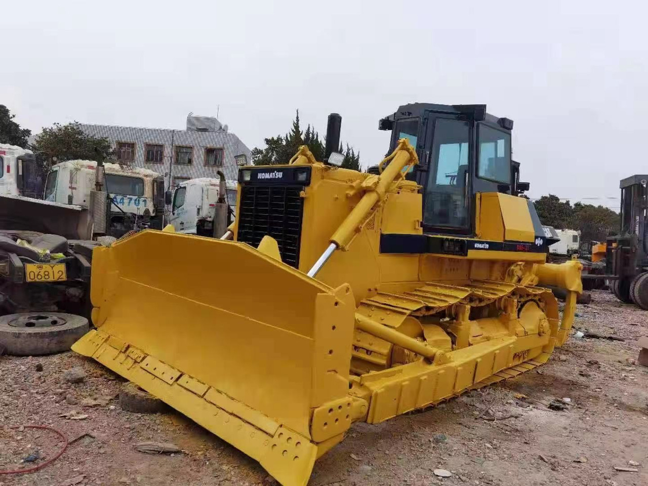 KOMATSU D85-21 - דחפור: תמונה 2 KOMATSU D85-21 - דחפור: תמונה 2