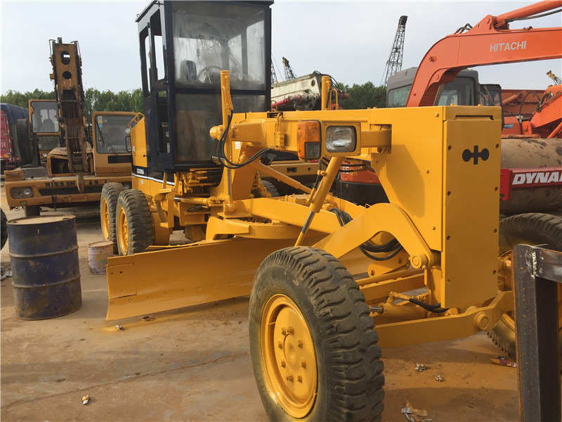 KOMATSU GD305 - מפלסת: תמונה 1 KOMATSU GD305 - מפלסת: תמונה 1
