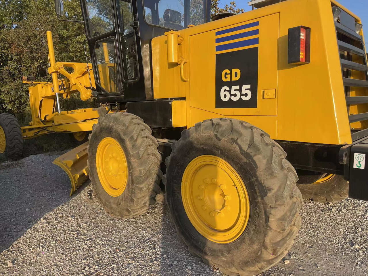 KOMATSU GD655 - מפלסת: תמונה 3 KOMATSU GD655 - מפלסת: תמונה 3
