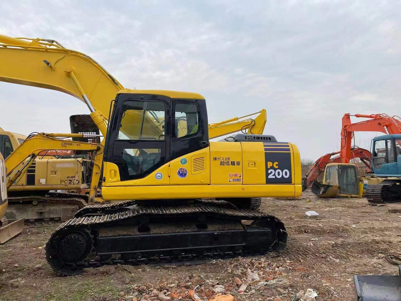 KOMATSU PC200-7 - מחפר סורק: תמונה 1 KOMATSU PC200-7 - מחפר סורק: תמונה 1
