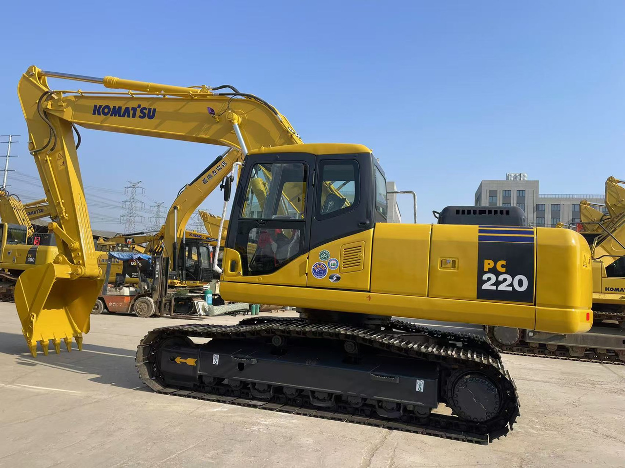 KOMATSU PC220-7 - מחפר סורק: תמונה 1 KOMATSU PC220-7 - מחפר סורק: תמונה 1