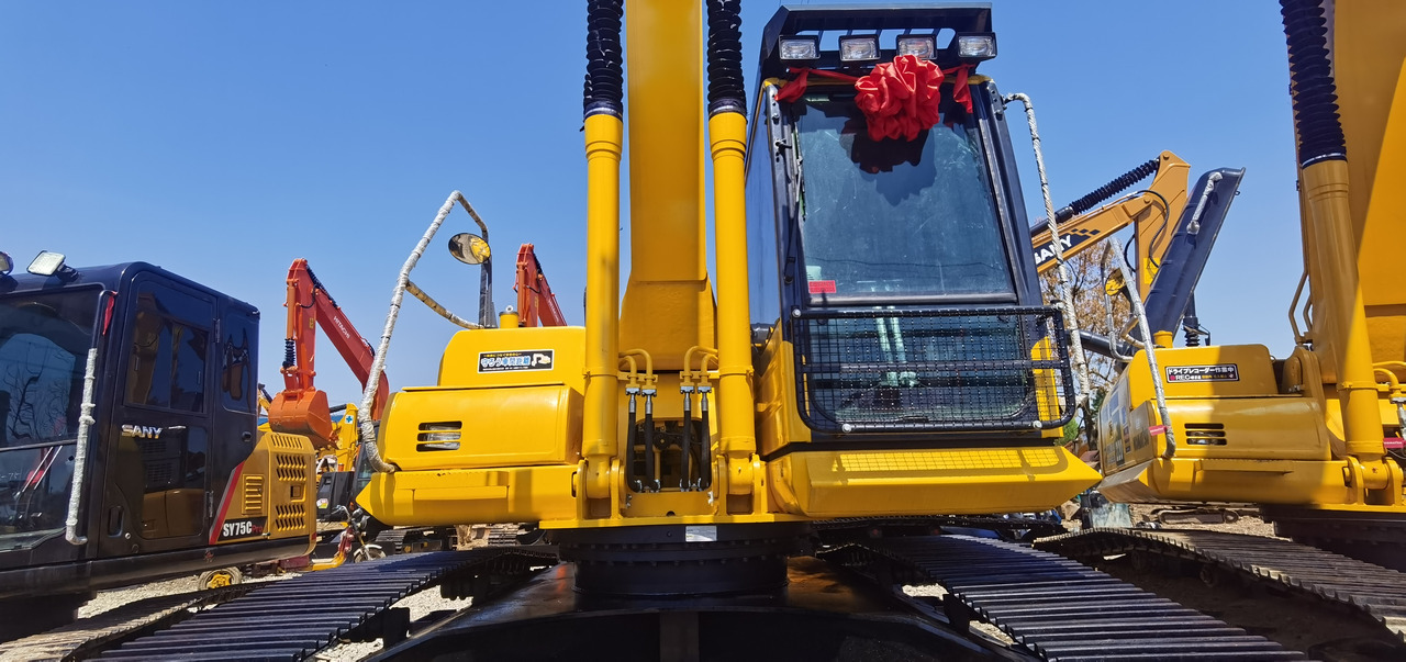 KOMATSU PC240-8 - מחפר סורק: תמונה 2 KOMATSU PC240-8 - מחפר סורק: תמונה 2