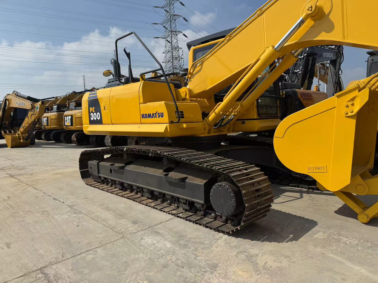 KOMATSU PC300-8 - מחפר סורק: תמונה 3 KOMATSU PC300-8 - מחפר סורק: תמונה 3