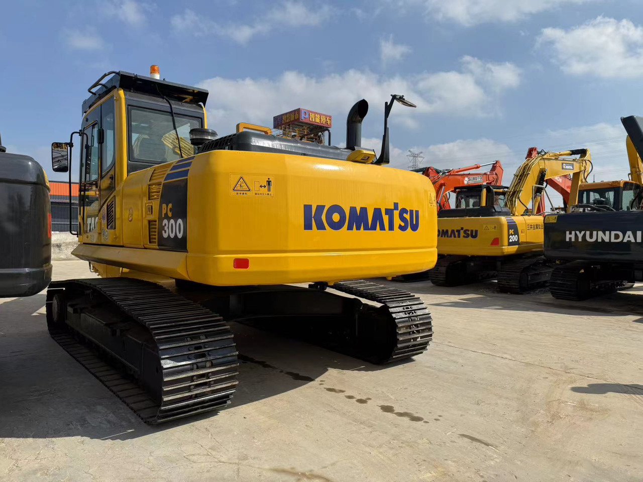 KOMATSU PC300-8 - מחפר סורק: תמונה 2 KOMATSU PC300-8 - מחפר סורק: תמונה 2