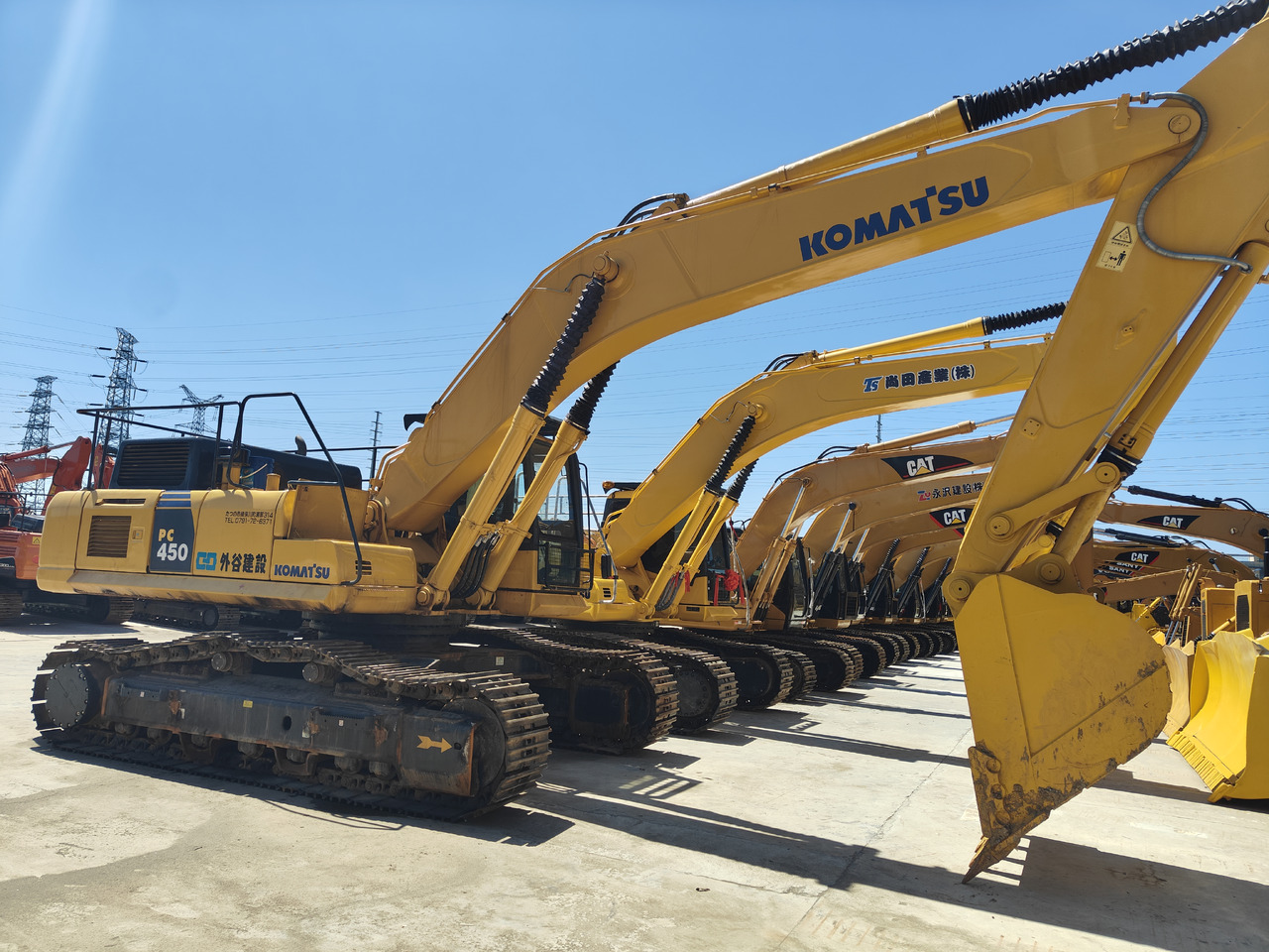 KOMATSU PC450-8 - מחפר סורק: תמונה 2 KOMATSU PC450-8 - מחפר סורק: תמונה 2