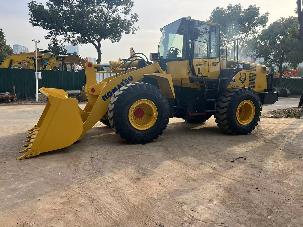 KOMATSU WA380-6 - מעמיס גלגלים: תמונה 4 KOMATSU WA380-6 - מעמיס גלגלים: תמונה 4